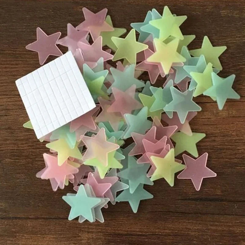 100 Peças Adesivos de Parede 3D em Forma de Estrela de Cinco Pontas Brilhante no Escuro, Fluorescentes, de PVC para Decoração de Teto, Quarto Infantil/Casa